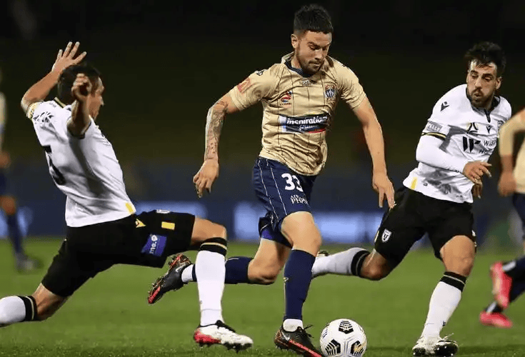 金年会官方网站-足总杯赛后再迎强敌，纽约尼克斯豪取连胜，主帅态度——底气十足，资深球员宣示担当的简单介绍